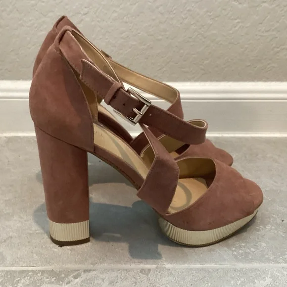 Michael Kors Platform Sandals - Picture 2 of 8